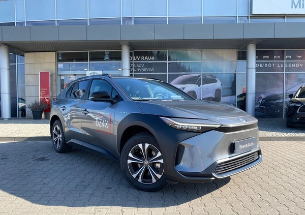 Toyota bZ4X cena 199900 przebieg: 4201, rok produkcji 2022 z Kalisz małe 596